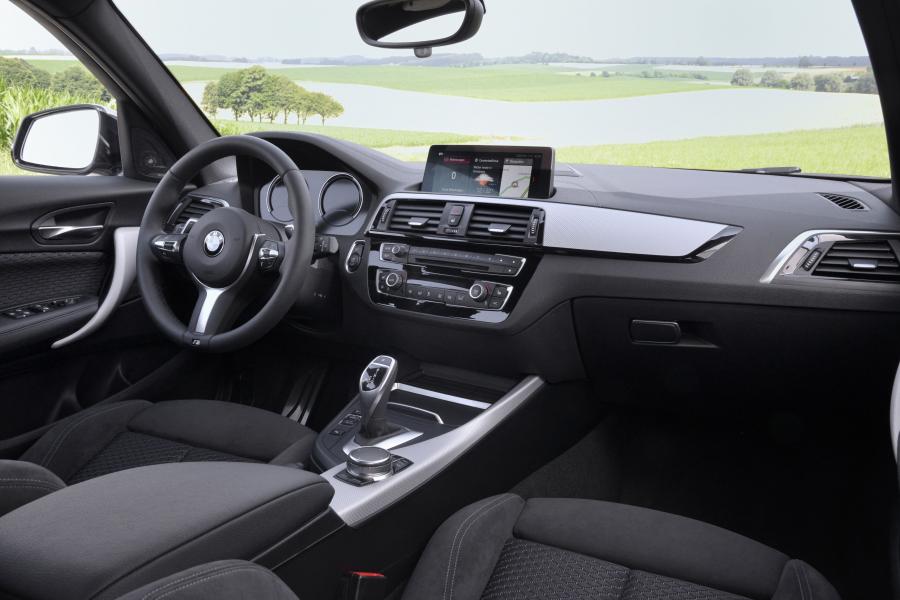 Торпедо BMW M140i 5-Door 2016 года  (WW) (фото 47 из 53)